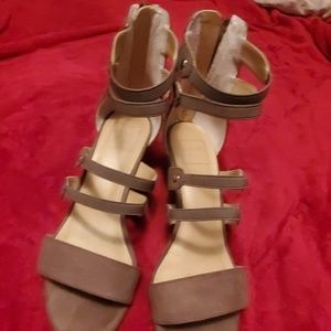 KAARI BLUE  Green Suede shoes